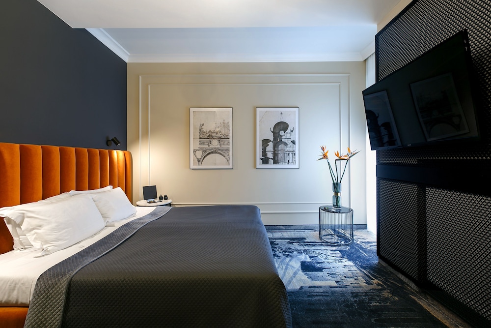 Queen Boutique Hotel — Hotel rooms in Krakow, Lesser Poland