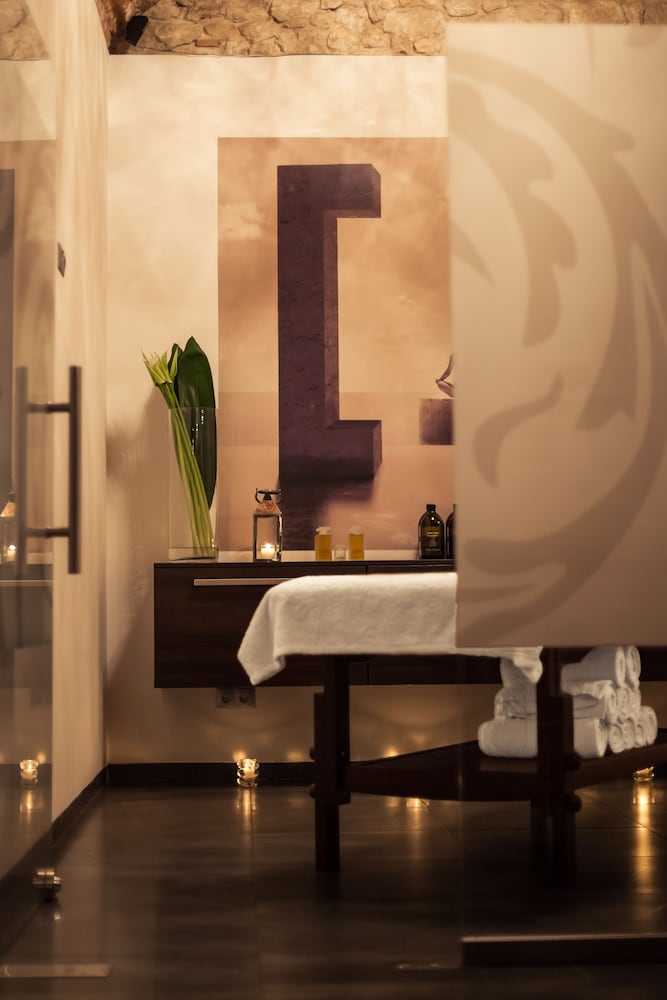 Queen Boutique Hotel — Spa in Krakow, Lesser Poland