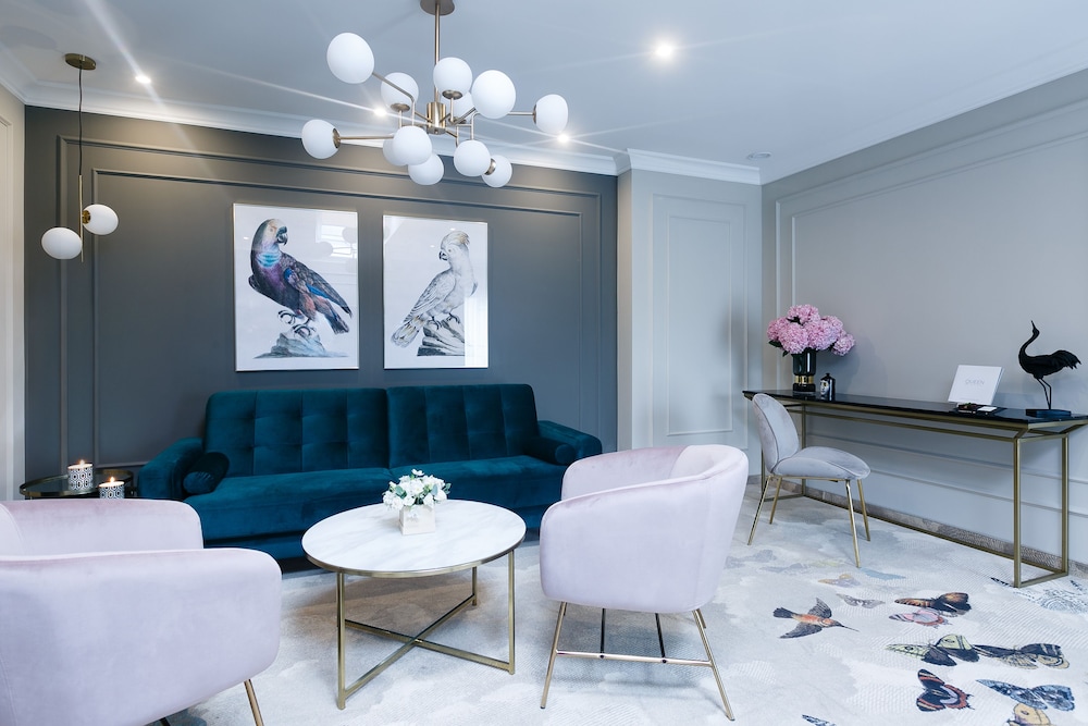 Queen Boutique Hotel — Hotel rooms in Krakow, Lesser Poland