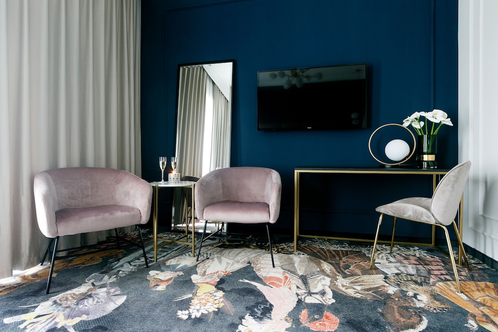 Queen Boutique Hotel — Hotel rooms in Krakow, Lesser Poland