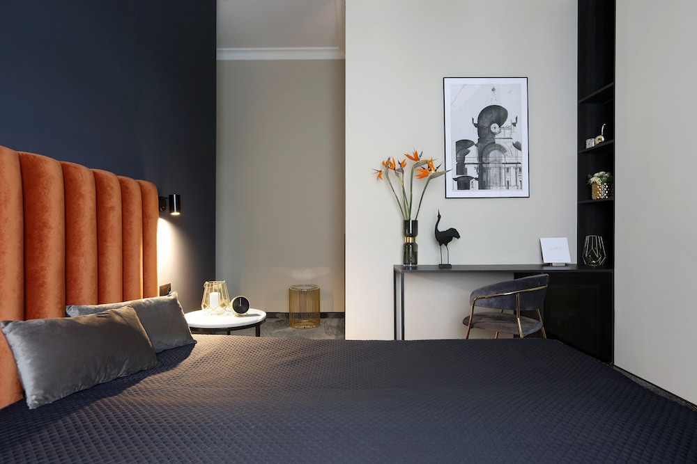 Queen Boutique Hotel — Hotel rooms in Krakow, Lesser Poland