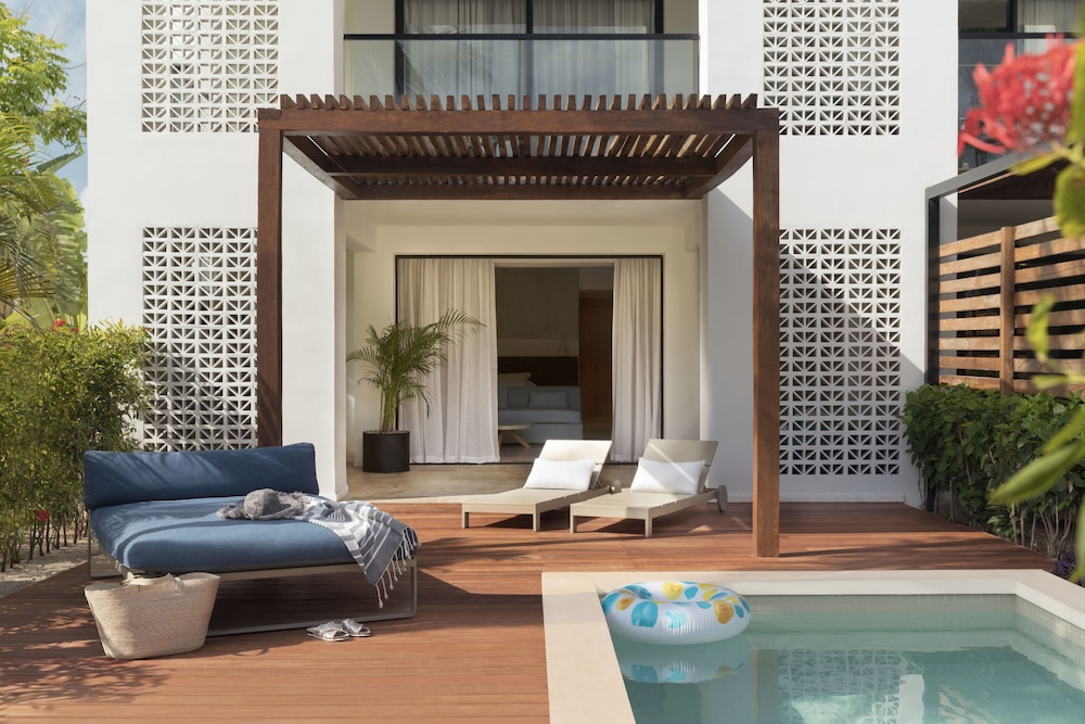 Finest Playa Mujeres by The Excellence Collection - All Inclusive — Swimming pool in Playa Mujeres, Quintana Roo