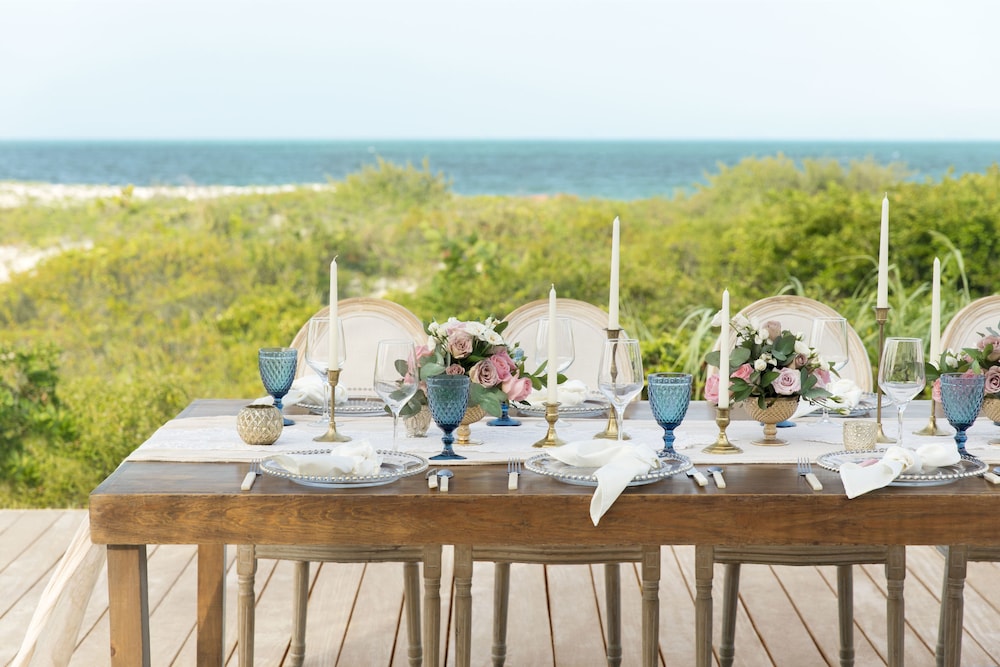 Finest Playa Mujeres by The Excellence Collection - All Inclusive — Restaurant & bars in Playa Mujeres, Quintana Roo
