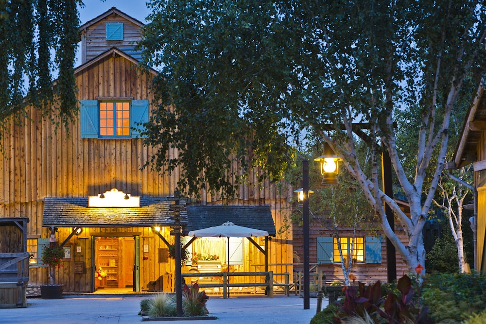 Disney Davy Crockett Ranch — Hotel building in Disneyland Paris, Ile-de-France
