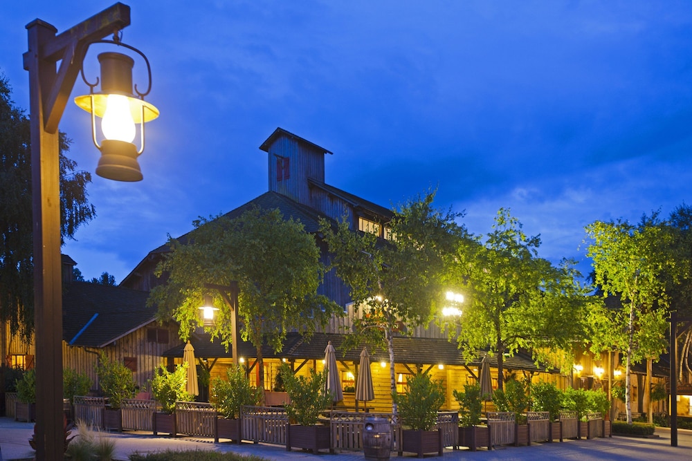 Disney Davy Crockett Ranch — Hotel building in Disneyland Paris, Ile-de-France
