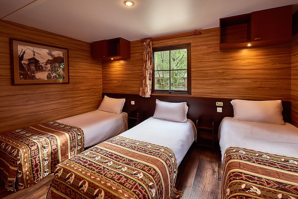 Disney Davy Crockett Ranch — Hotel rooms in Disneyland Paris, Ile-de-France