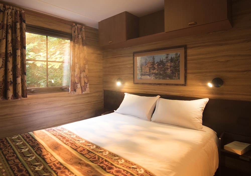 Disney Davy Crockett Ranch — Hotel rooms in Disneyland Paris, Ile-de-France
