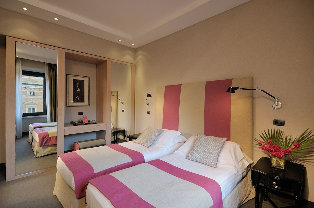 Hotel Alpi — Hotel rooms in Rome, Lazio