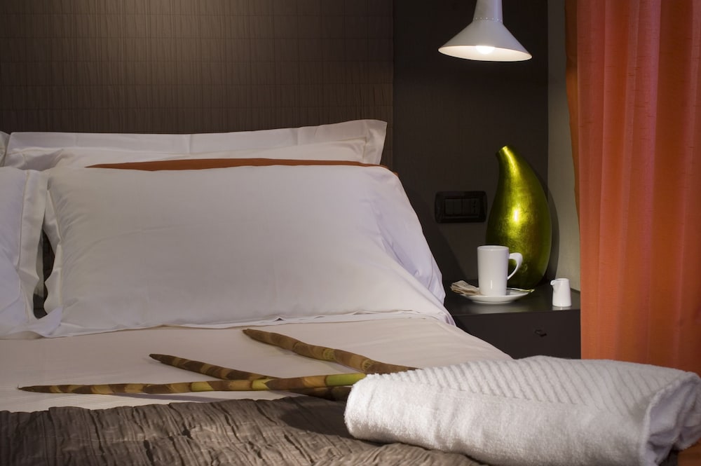 Hotel Alpi — Hotel rooms in Rome, Lazio