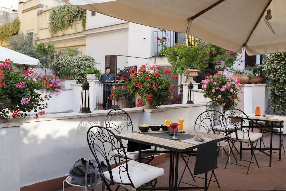 Hotel Alpi — Restaurant & bars in Rome, Lazio