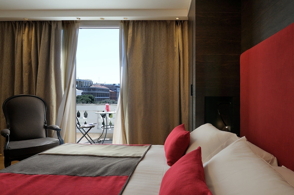 Hotel Alpi — Hotel rooms in Rome, Lazio