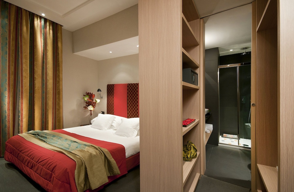 Hotel Alpi — Hotel rooms in Rome, Lazio