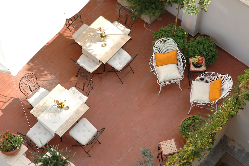 Hotel Alpi — Restaurant & bars in Rome, Lazio
