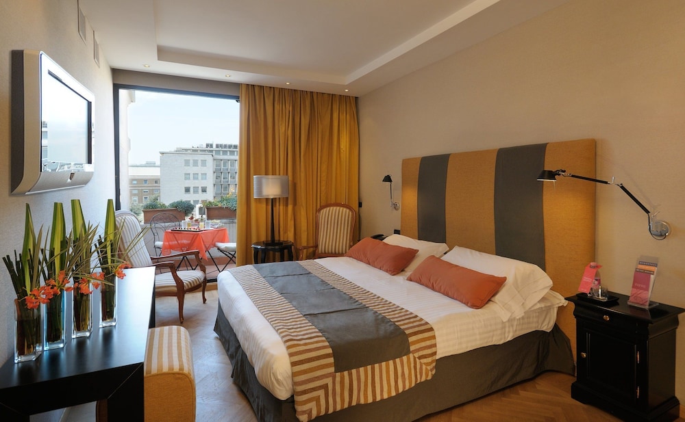 Hotel Alpi — Hotel rooms in Rome, Lazio