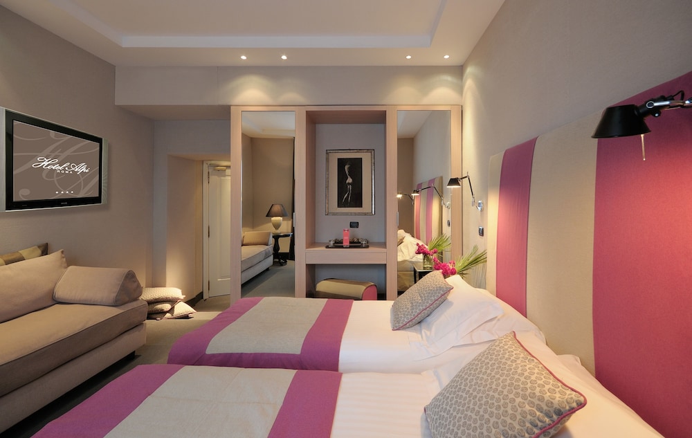 Hotel Alpi — Hotel rooms in Rome, Lazio