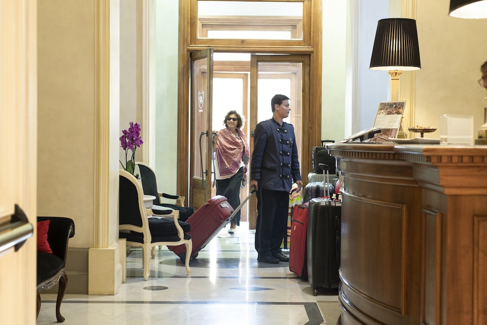Hotel Alpi — Hotel building in Rome, Lazio