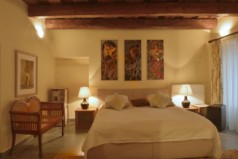 Grand Hotel Praha — Hotel rooms in Prague, Prague