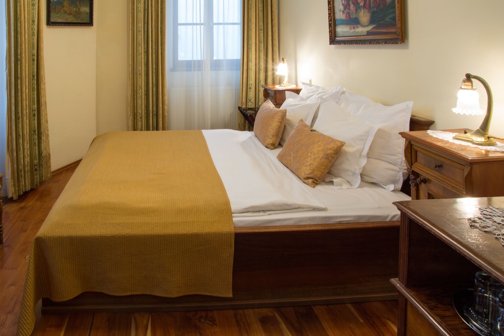 Grand Hotel Praha — Hotel rooms in Prague, Prague