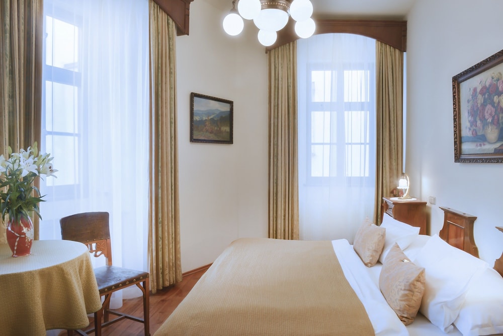 Grand Hotel Praha — Hotel rooms in Prague, Prague