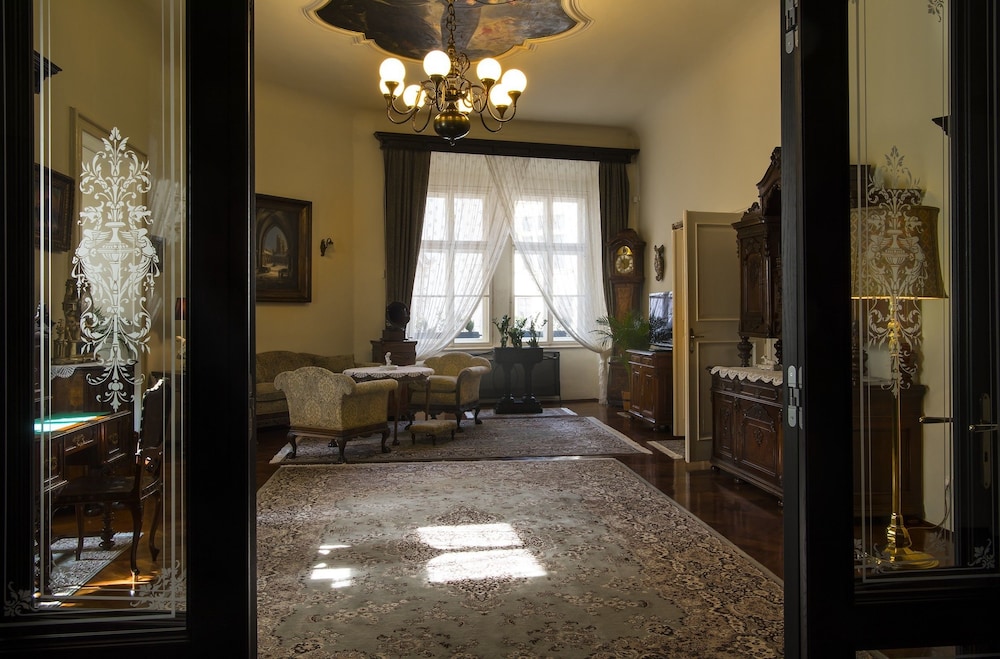 Grand Hotel Praha — Hotel rooms in Prague, Prague