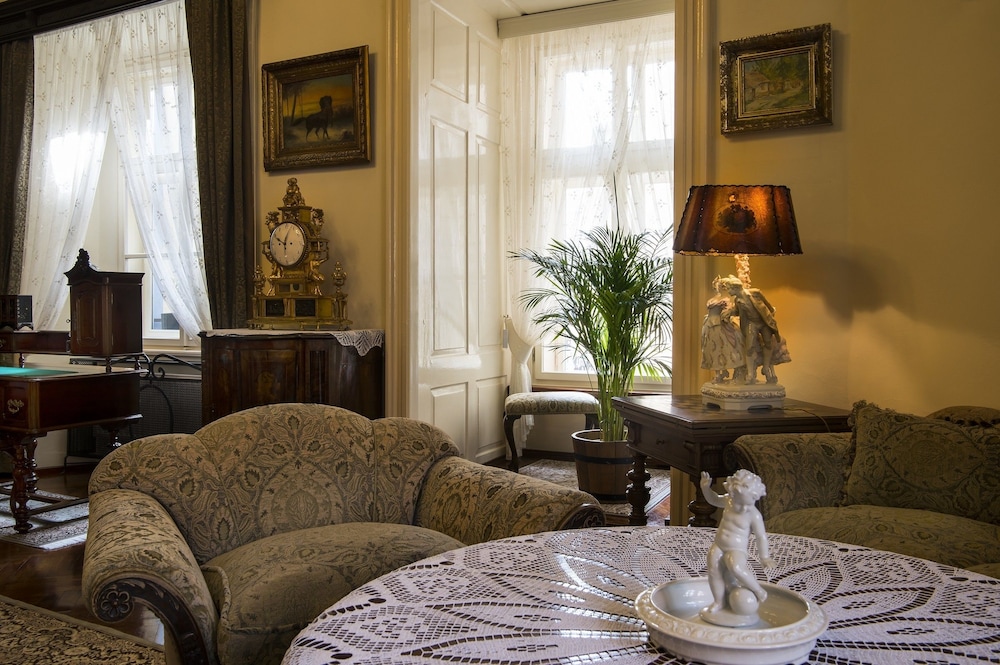 Grand Hotel Praha — Hotel rooms in Prague, Prague