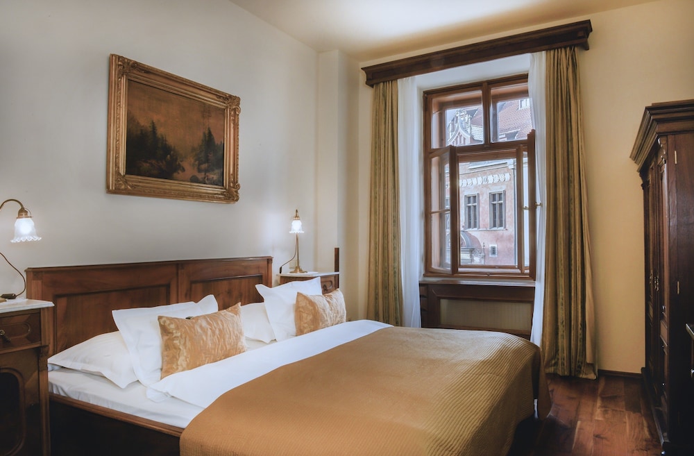 Grand Hotel Praha — Hotel rooms in Prague, Prague