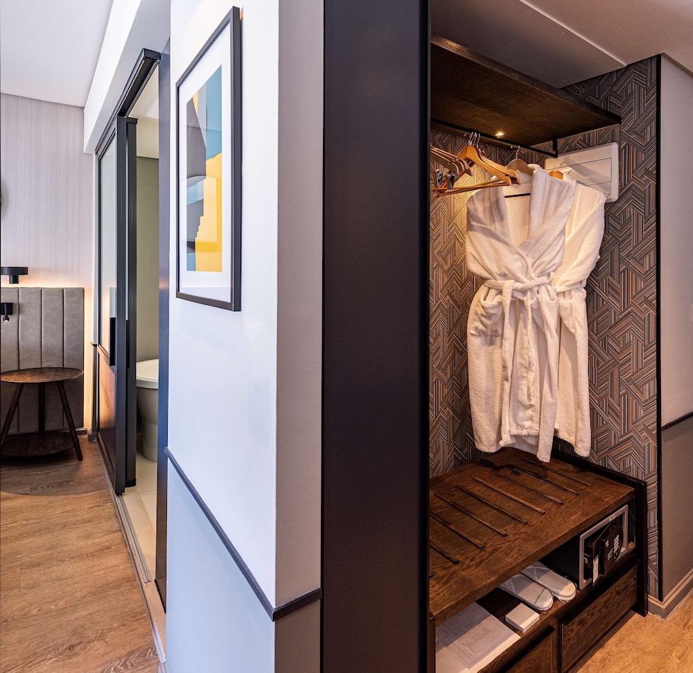 Hyatt Regency Cape Town — Hotel rooms in Cape Town, Western Cape