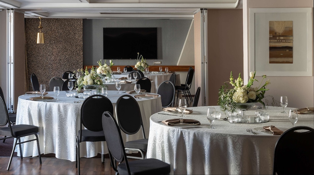 Hyatt Regency Cape Town — Restaurant & bars in Cape Town, Western Cape