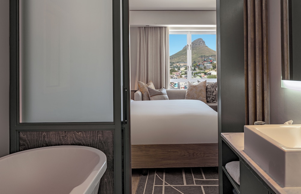 Hyatt Regency Cape Town — Hotel rooms in Cape Town, Western Cape