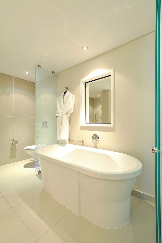 Hyatt Regency Cape Town — Hotel rooms in Cape Town, Western Cape
