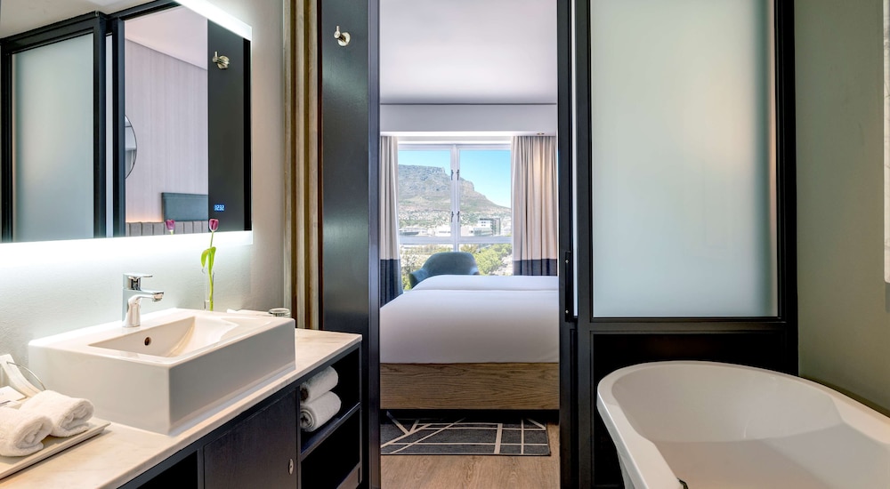 Hyatt Regency Cape Town — Hotel rooms in Cape Town, Western Cape