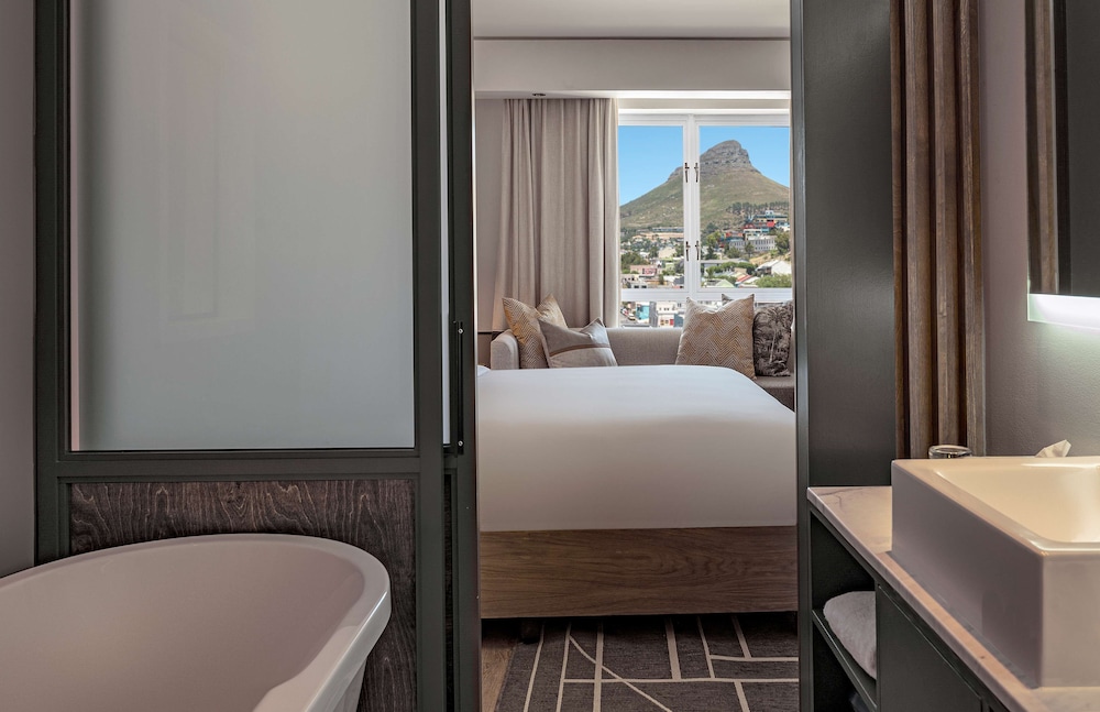 Hyatt Regency Cape Town — Hotel rooms in Cape Town, Western Cape
