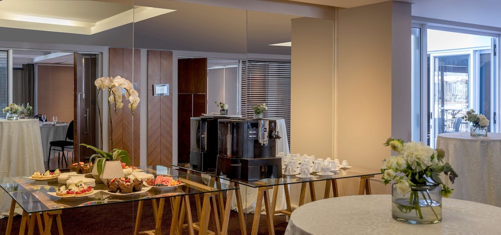Hyatt Regency Cape Town — Restaurant & bars in Cape Town, Western Cape