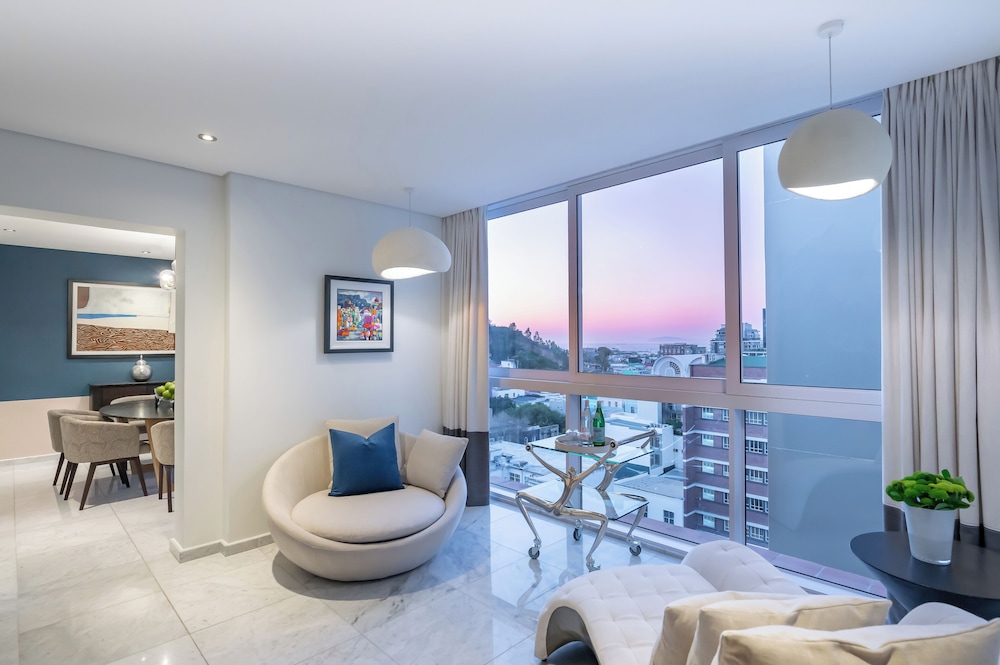 Hyatt Regency Cape Town — Hotel rooms in Cape Town, Western Cape