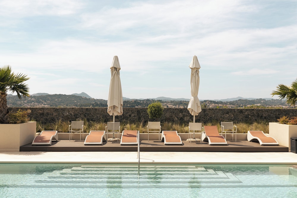 Divani Corfu Palace — Swimming pool in Corfu Town, Ionian Islands