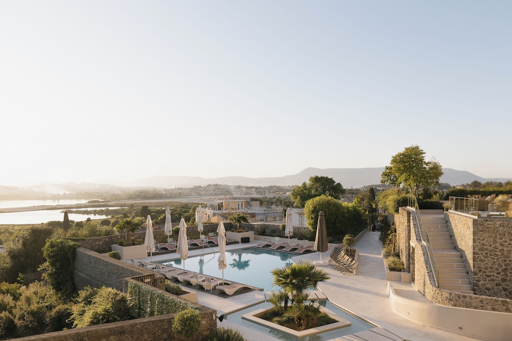 Divani Corfu Palace — Swimming pool in Corfu Town, Ionian Islands