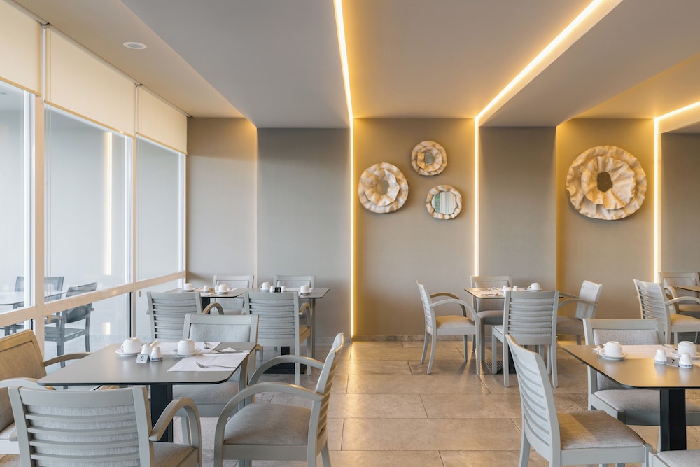 Divani Corfu Palace — Restaurant & bars in Corfu Town, Ionian Islands
