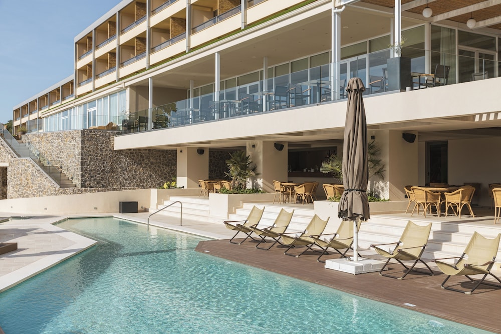 Divani Corfu Palace — Swimming pool in Corfu Town, Ionian Islands