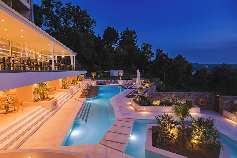 Divani Corfu Palace — Swimming pool in Corfu Town, Ionian Islands