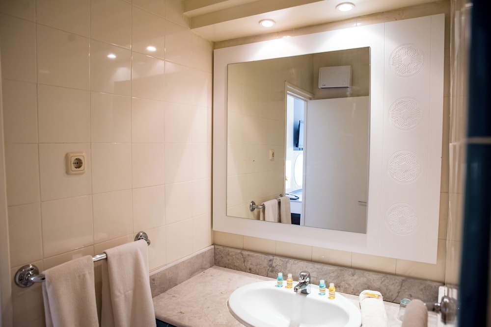 Shems Holiday Village & Aquapark — Hotel rooms in Skanes inc. Monastir, Monastir