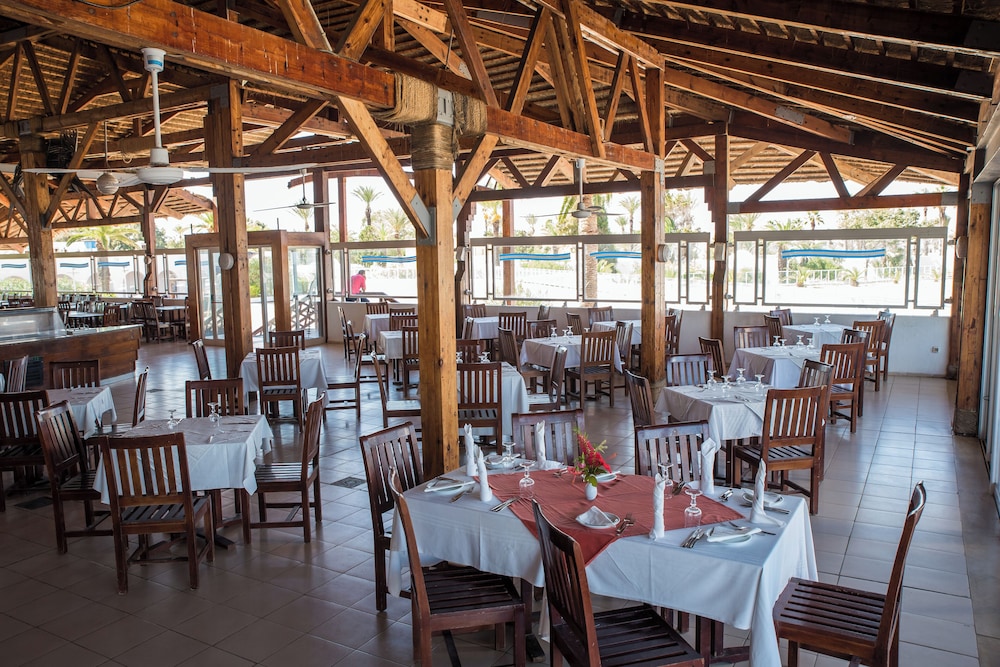 Shems Holiday Village & Aquapark — Restaurant & bars in Skanes inc. Monastir, Monastir