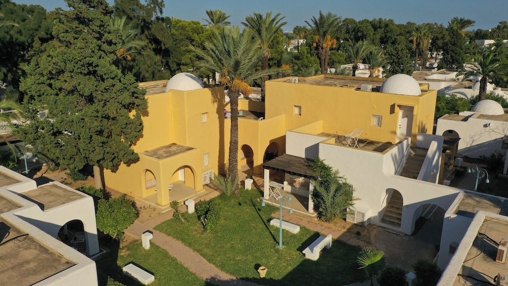 Shems Holiday Village & Aquapark — Hotel building in Skanes inc. Monastir, Monastir
