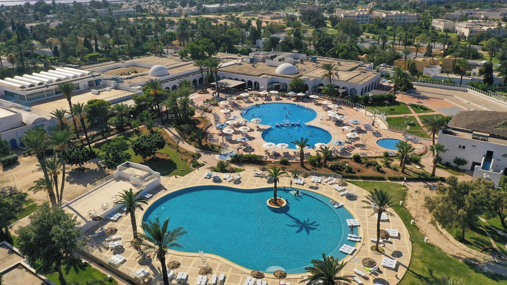 Shems Holiday Village & Aquapark — Swimming pool in Skanes inc. Monastir, Monastir