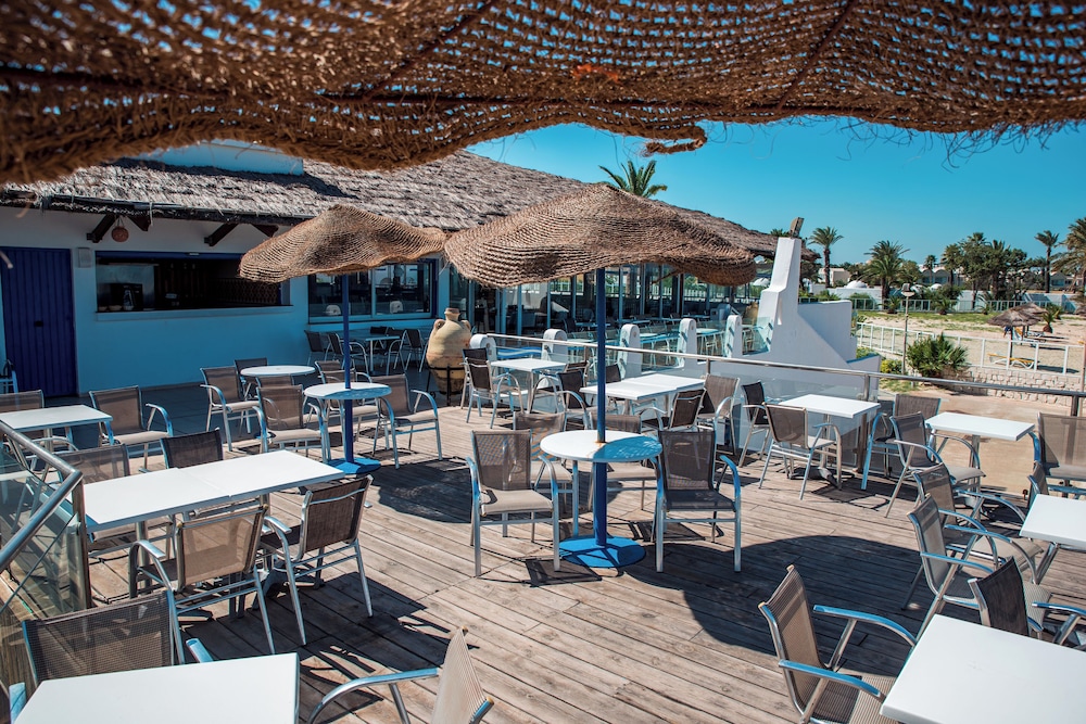 Shems Holiday Village & Aquapark — Restaurant & bars in Skanes inc. Monastir, Monastir