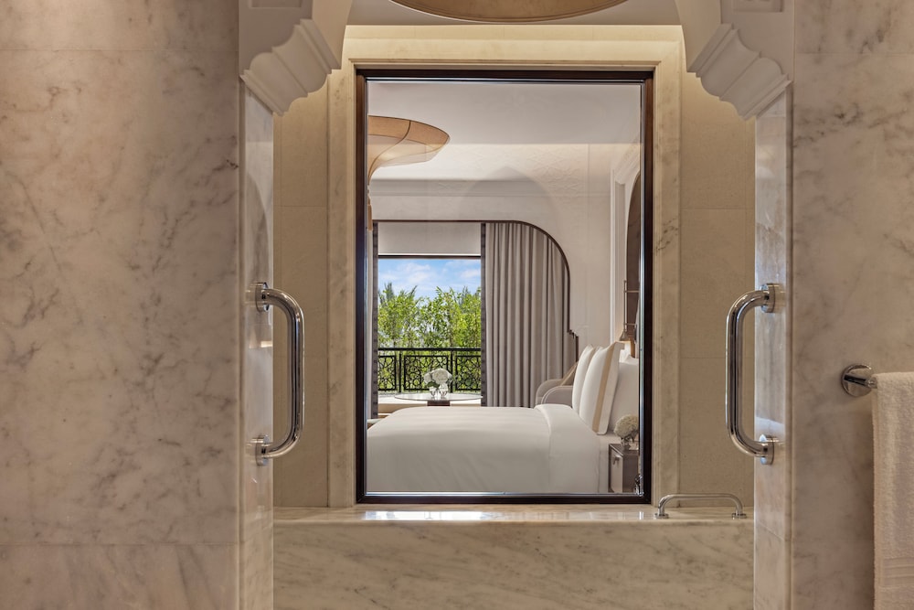 Jumeirah Zabeel Saray Dubai — Rooms in Dubai