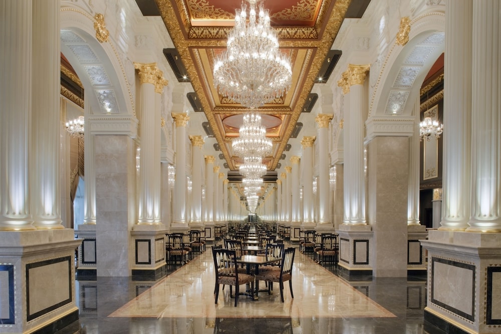Jumeirah Zabeel Saray Dubai — Restaurant in Dubai