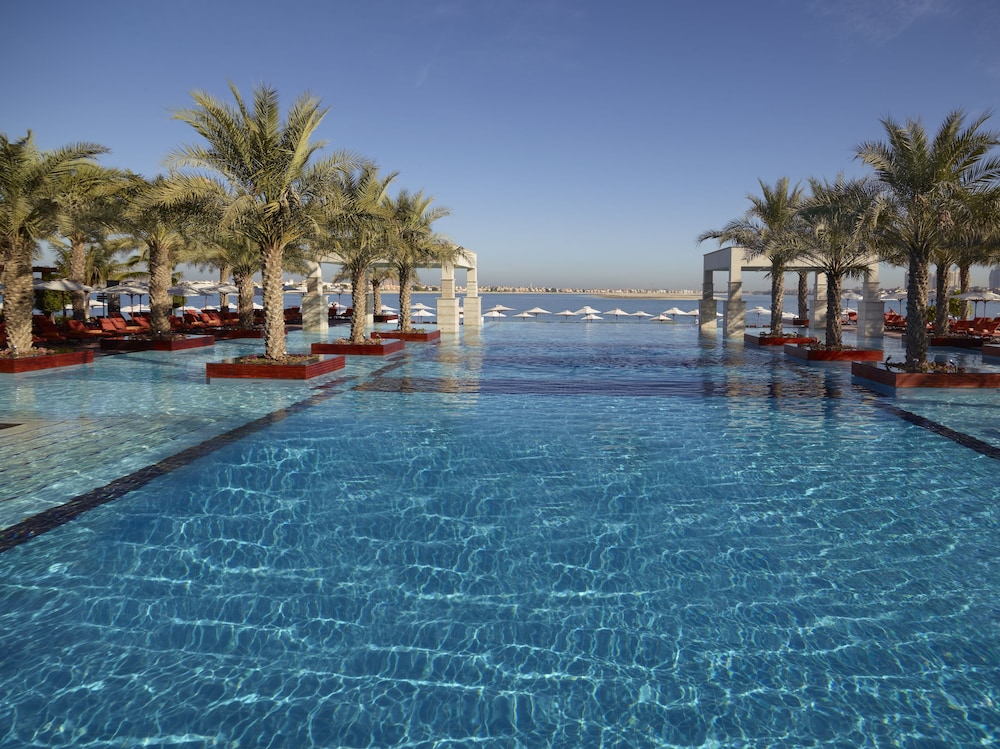 Jumeirah Zabeel Saray Dubai — Pool in Dubai