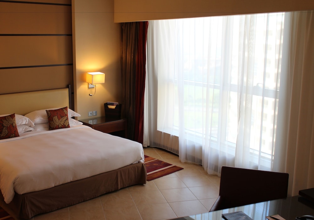 Khalidiya Palace Rayhaan by Rotana — Hotel rooms in Abu Dhabi
