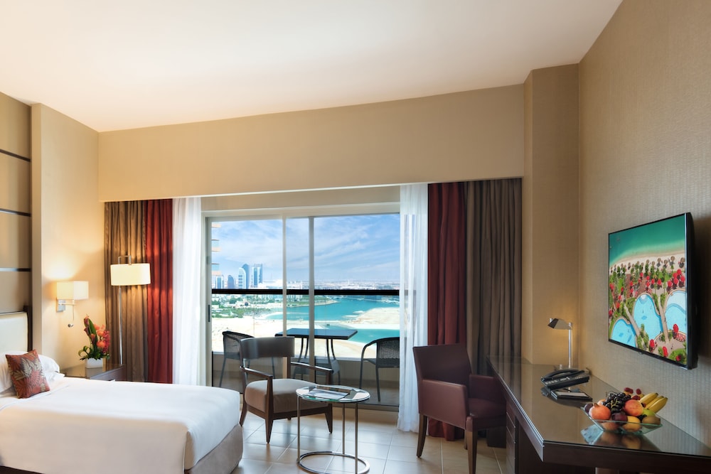Khalidiya Palace Rayhaan by Rotana — Hotel rooms in Abu Dhabi