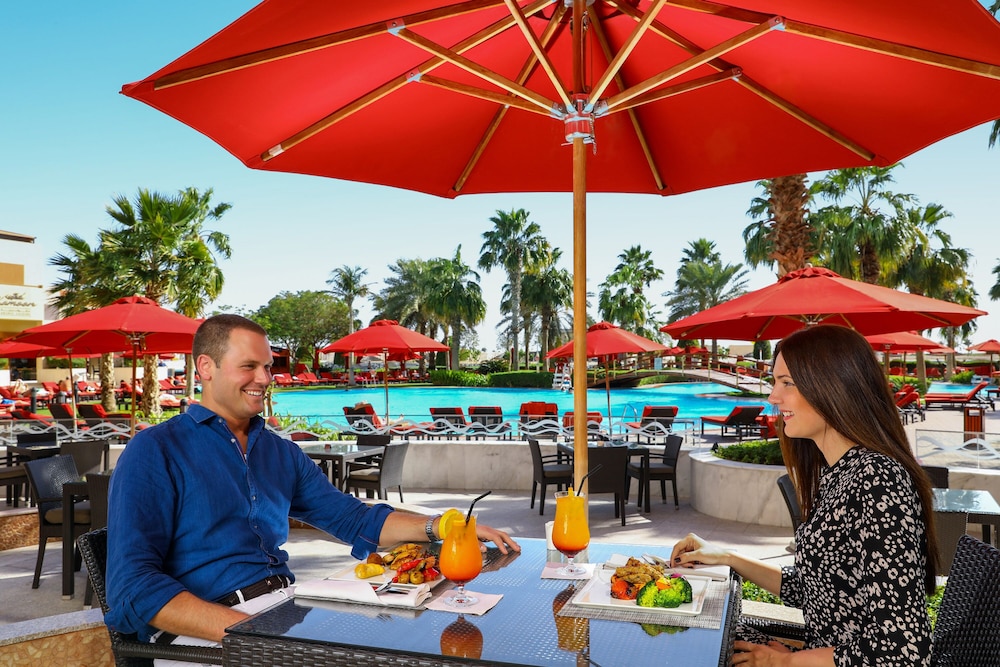 Khalidiya Palace Rayhaan by Rotana — Restaurant & bars in Abu Dhabi